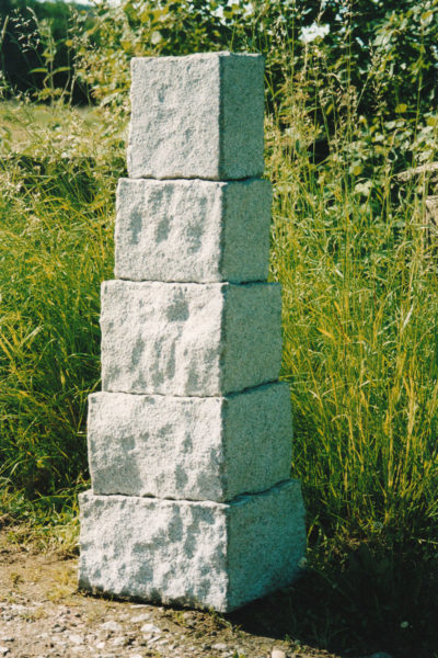 Stapeling 1, graniet, 30 x 30 x 100, 2004